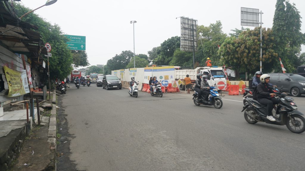 pit dalam proyek galian air bersih