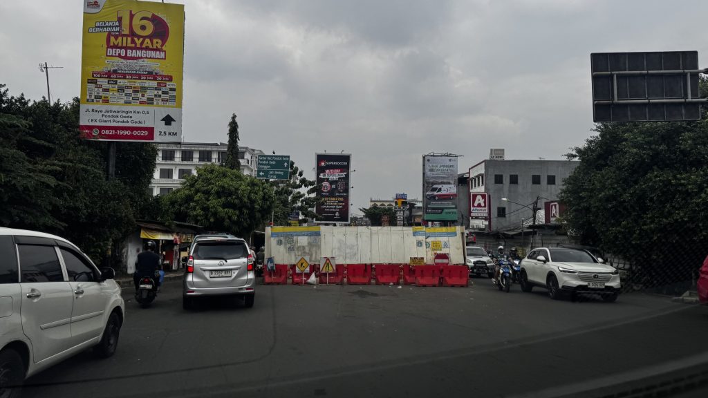 pit dalam proyek galian air bersih